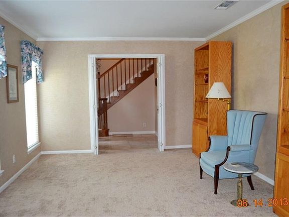 4th image of 4130 Shady Springs Dr