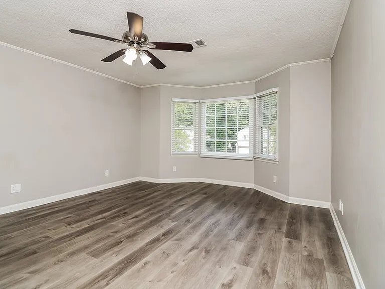 2981 Sutton Dr SW — Photo 14