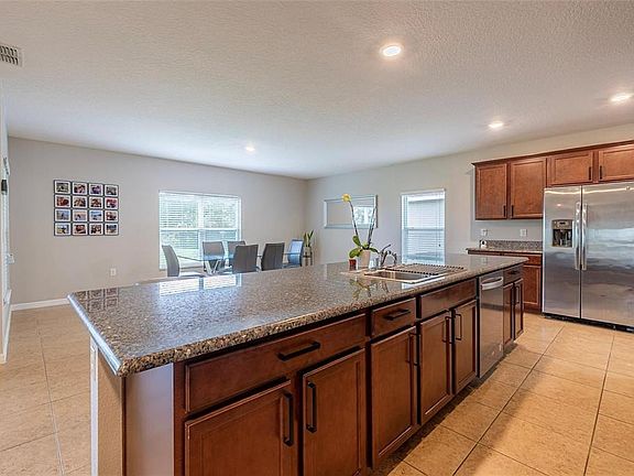 3rd image of 565 OGELTHORPE DRIVE