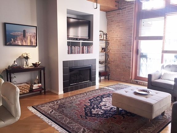 2nd image of 360 W Illinois St APT 425