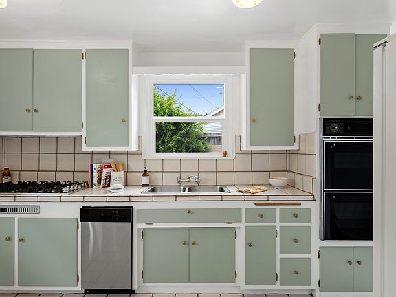 4th image of 22736 Cantlay St
