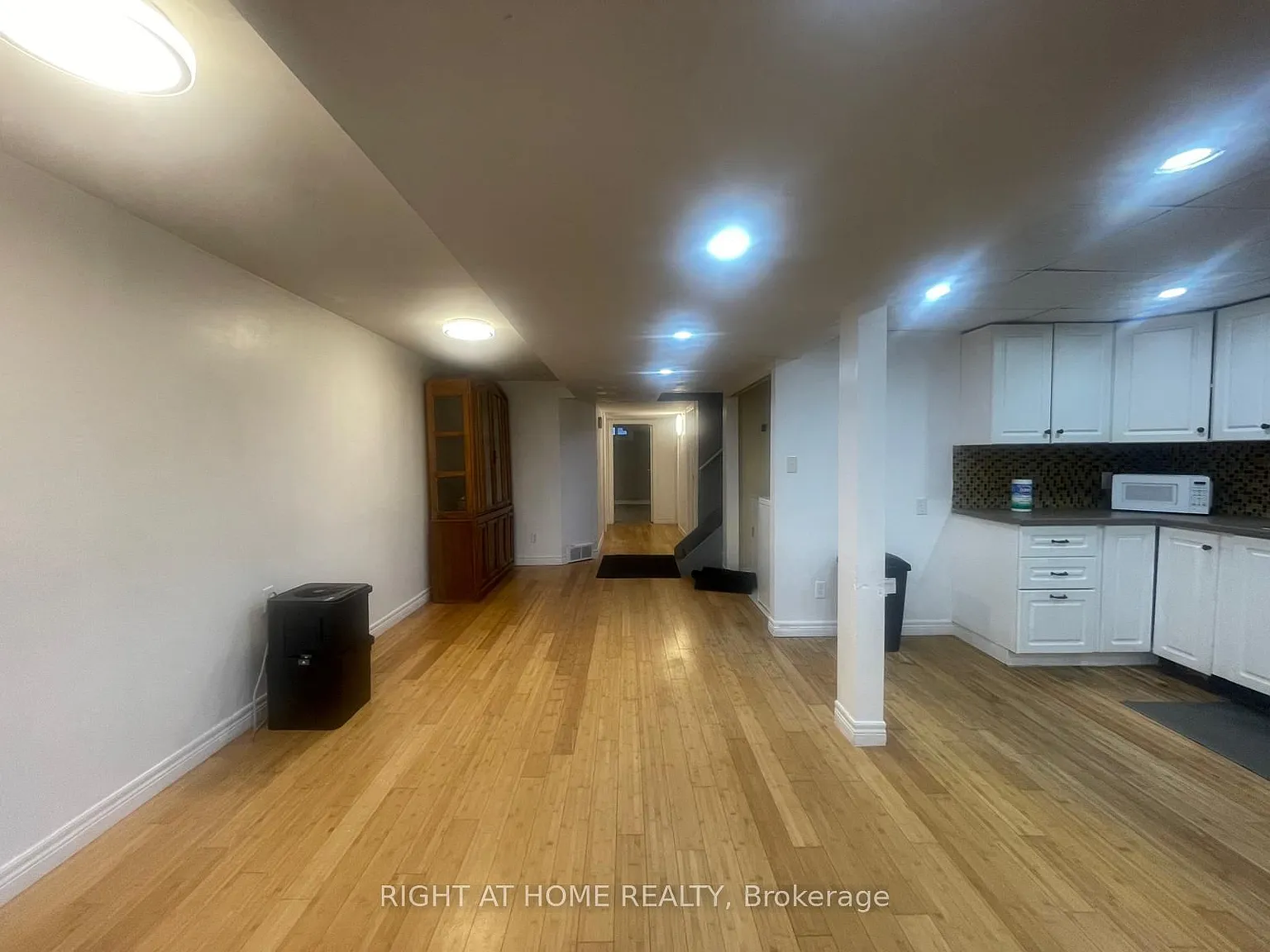 3 bed, $1,900 — Photo 4