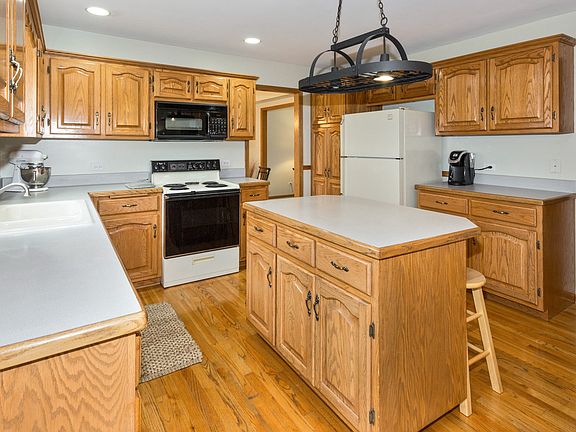 4th image of 24136 Merlot Ln
