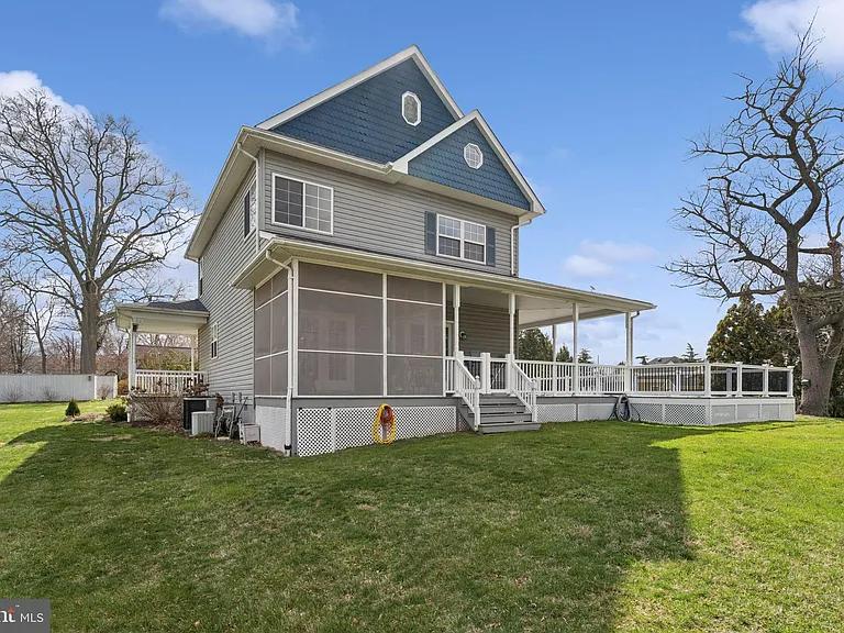 402 Linden Ave — Photo 37