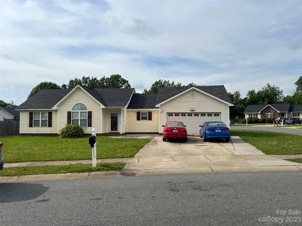 3219 Misty Creek Dr, Charlotte, NC 28269