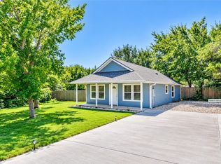 903 Comanche Cove Dr, Granbury, TX 76048