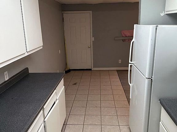 4th image of 721 E 8th St