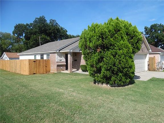 3rd image of 721 Glen Garden Dr