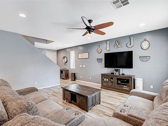 2nd image of 10411 Palmadora St