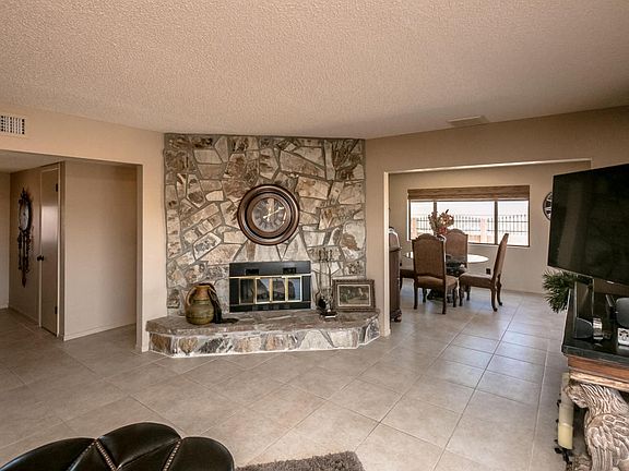 3rd image of 470 Gypsy Ln