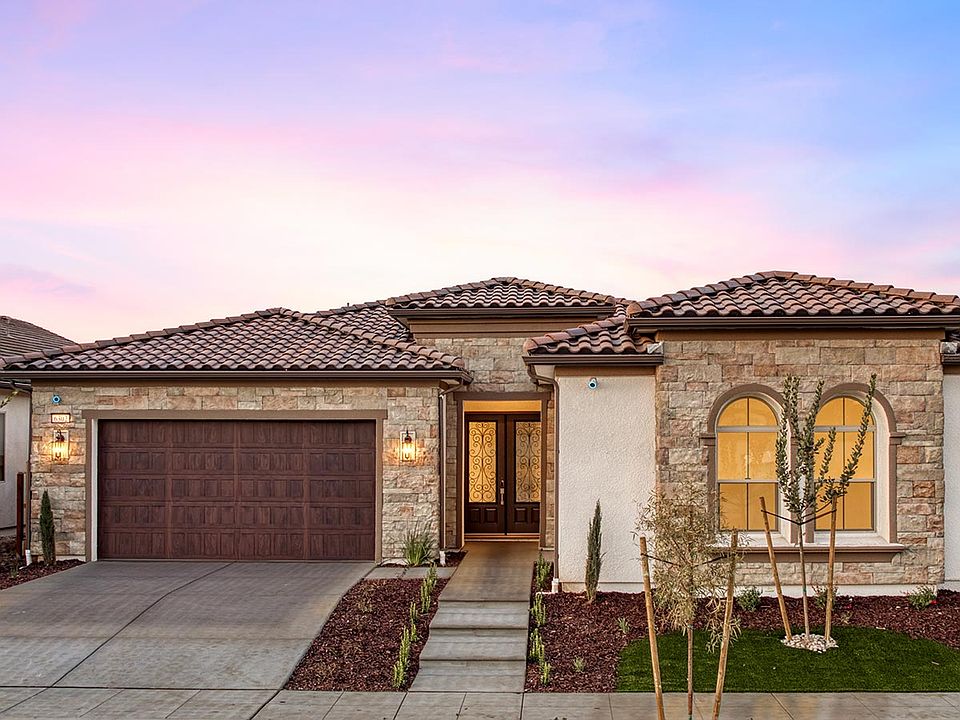 Cali Formal Italian Exterior