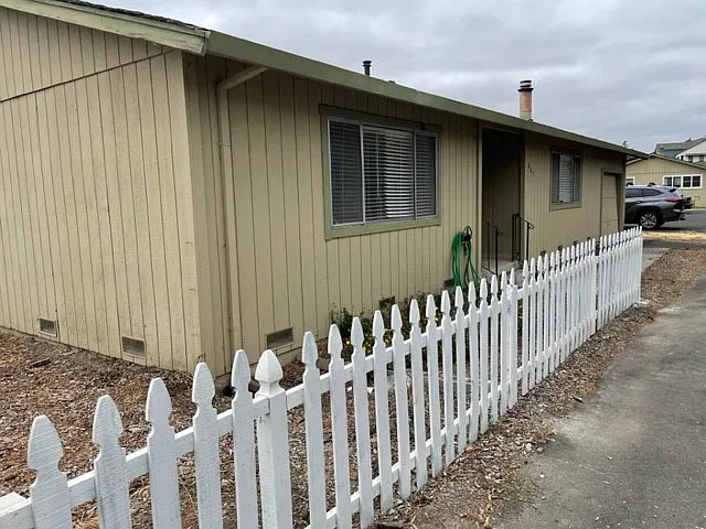 2 bed, $2,595 — Photo 1