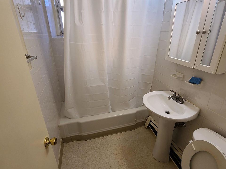 2nd image of 20 Grove St #10
