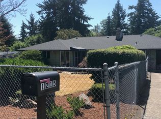 1215 S 229th St, Des Moines, WA 98198