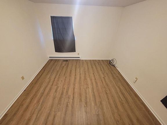 2nd image of 709 Vanderford St