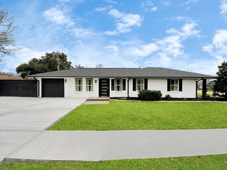 Woodcrest Dr — Photo 51