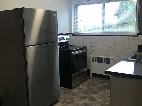 2nd image of 5572 Beechmont Ave APT 4