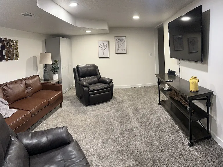 2522 S 1700 E — Photo 4