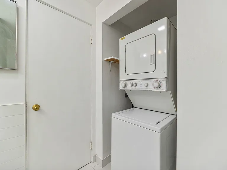 730 W Schubert Ave #G — Photo 13