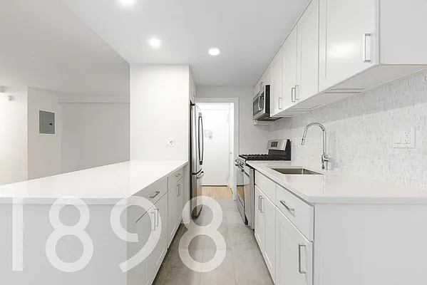 Rented by A&E Real Estate Management | media 4