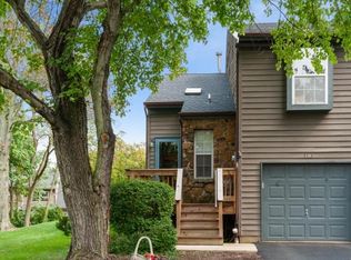 12F Andover Cir, Princeton, NJ 08540