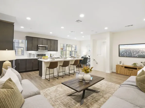 920 Blackstone Dr, San Marcos, CA 92078