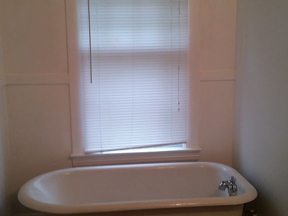 4th image of 1235 Donald Ave #3