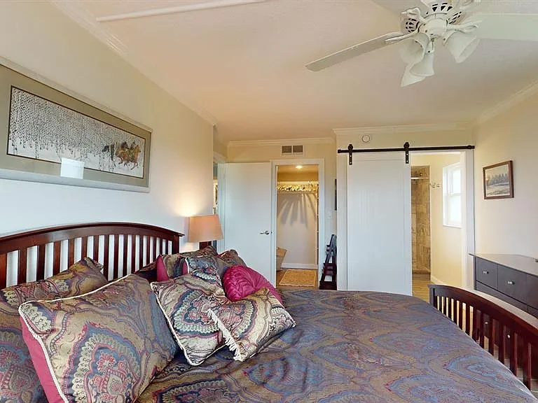 1120 N Shore Dr NE #501 — Photo 46