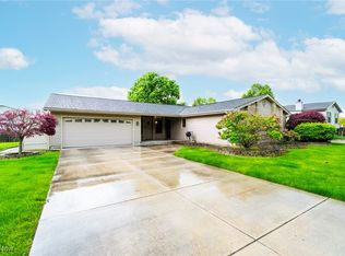 677 Angiline Dr, Youngstown, OH
