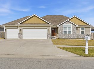 3334 SW 43rd St, Topeka, KS 66610