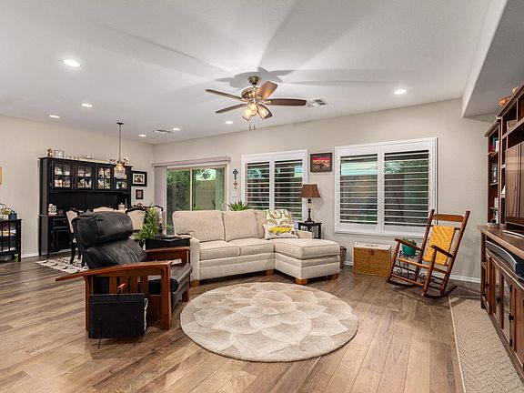 4th image of 6886 W Sonoma Way