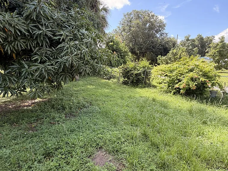 1474 Dewitt St — Photo 37