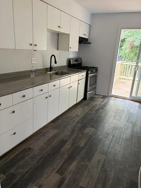 3 bed, $3,000 — Photo 3