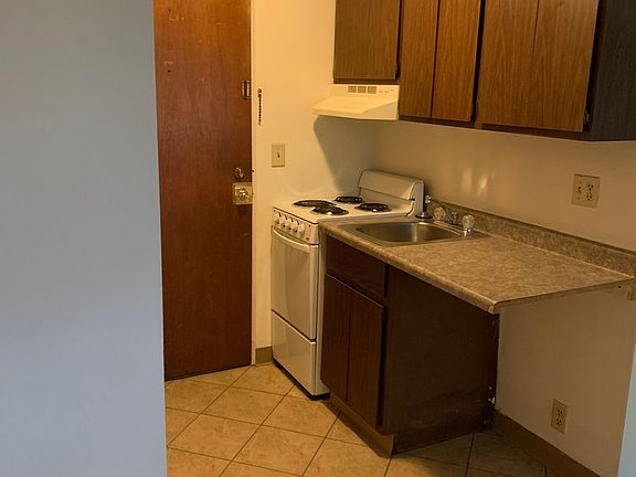5th image of 126 S Franklin St APT 4C
