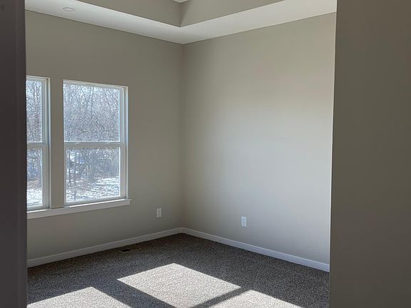5th image of 123 S McGee St #123
