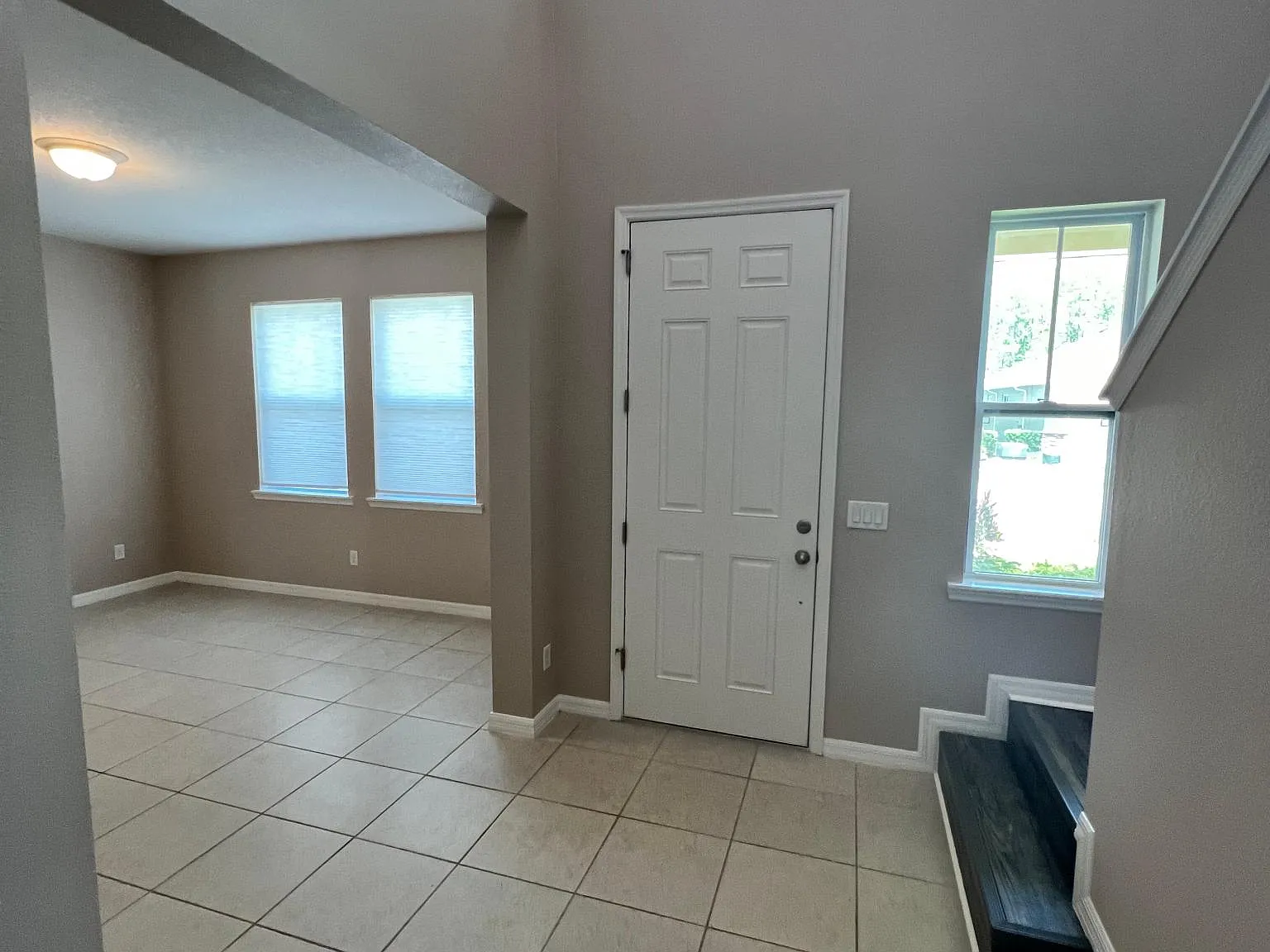 14984 Renaissance Ave — Photo 2