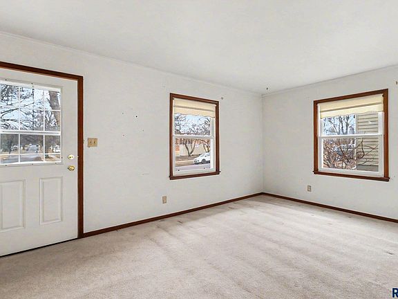 3rd image of 2301 S West Ave