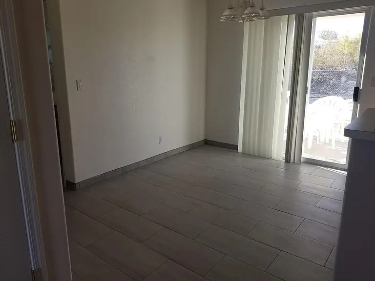 2440 Huntington Dr — Photo 5