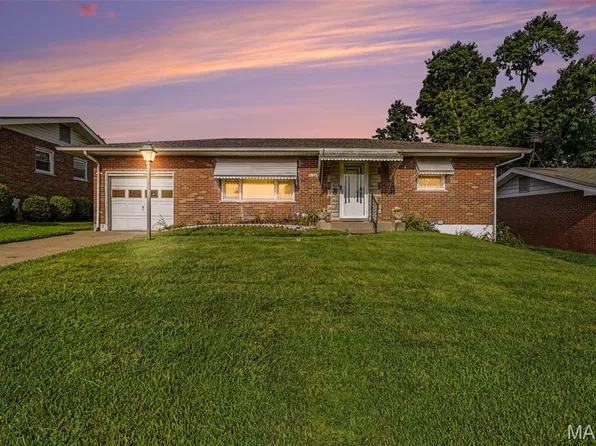5125 Wallingford Dr, Saint Louis, MO 63121