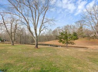 1591 Garth Rd, Charlottesville, VA 22901