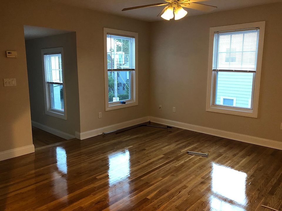 2nd image of 274 Broadway
