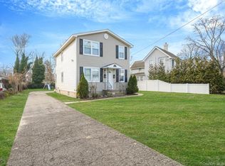 130 5th Ave, Bay Shore, NY 11706