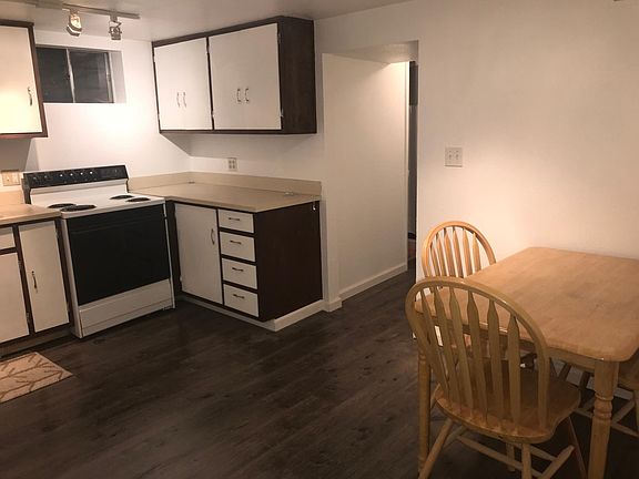 Kitchen with seating area