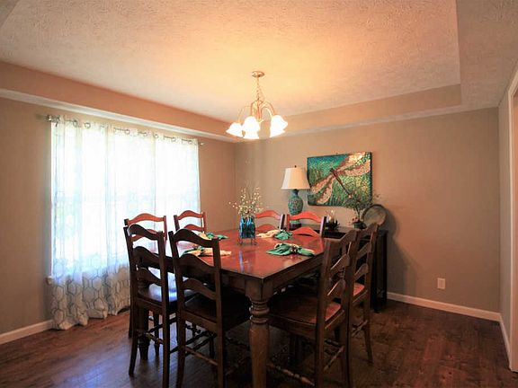 4th image of 6065 Chattan Dr