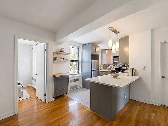 3rd image of 488 Ocean Pkwy APT 6C