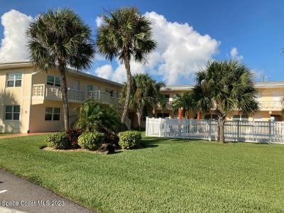 7801 Ridgewood Ave APT 4, Cape Canaveral, FL, 32920