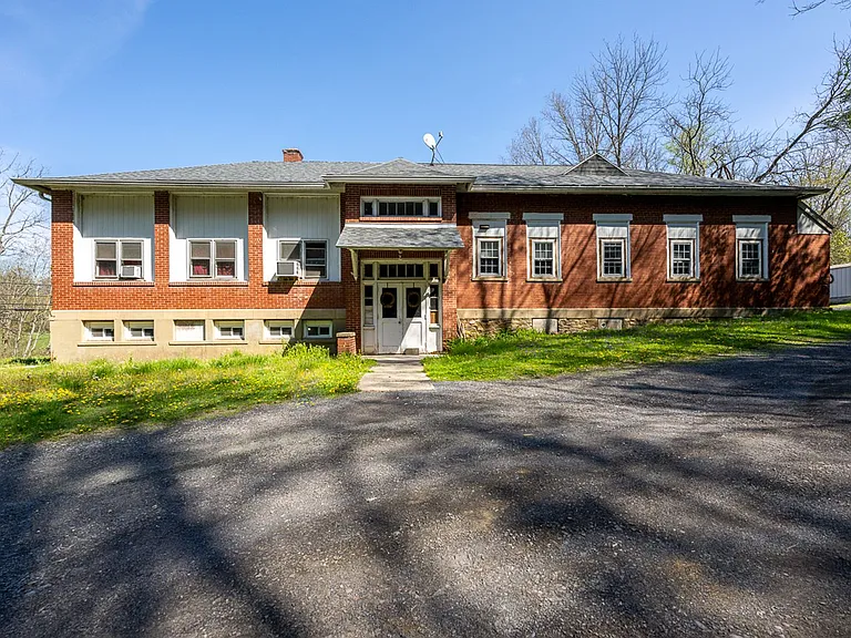 480 Spruce Hollow Rd — Photo 17