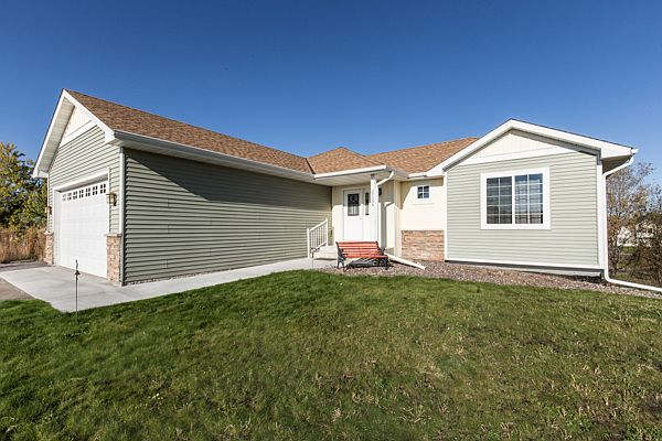 Lovely home and yard!