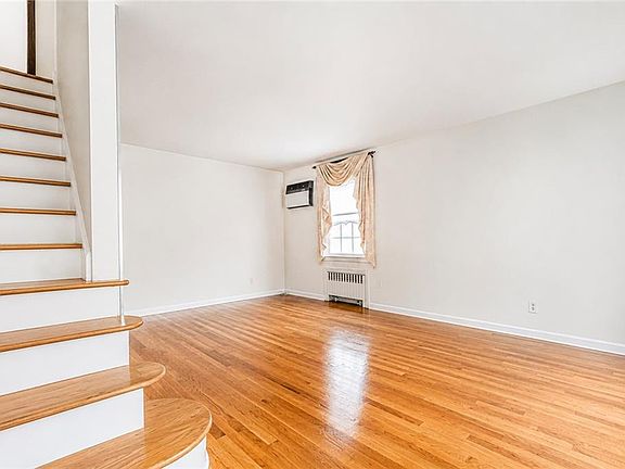 4th image of 147 Byrne Ave
