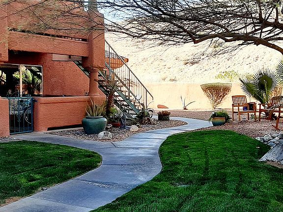 Park like entrance, location